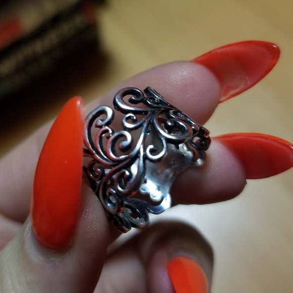 Ring - Picture 3 of 3